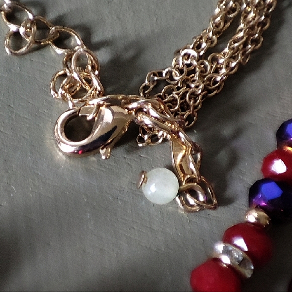 NRQ Ruby Red Faceted Glass Crystal and Purple Beaded Gold Tone Necklace Signed - Picture 15 of 16